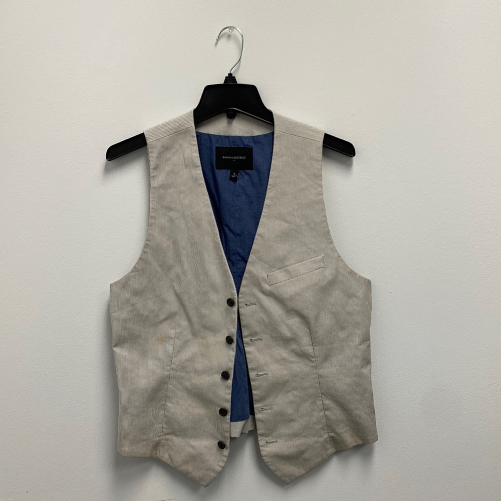 Banana Republic Vest meant for business casual wear!